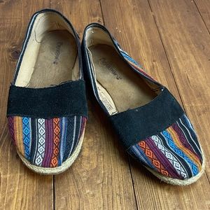 Bear Paw Espadrille style shoes colorful native print  Womens size 7